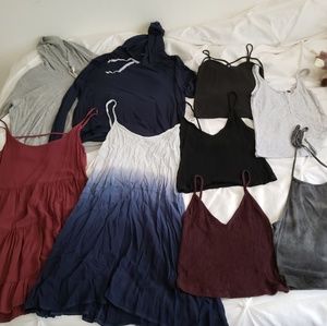 BRANDY MELVILLE - VALUE BUNDLE - S/OS - 9 ITEMS